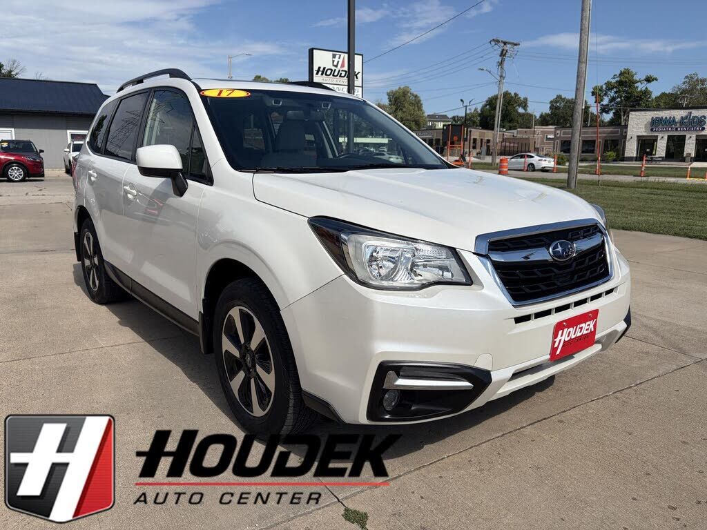 2017 SUBARU Forester