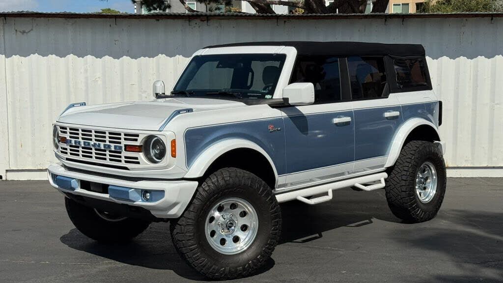 2023 FORD Bronco