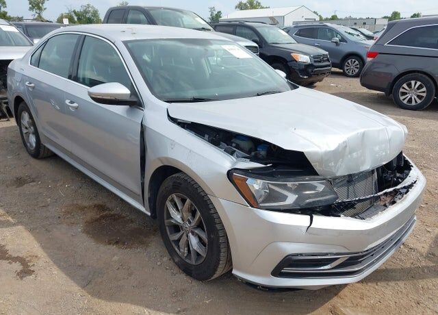 2016 VOLKSWAGEN Passat