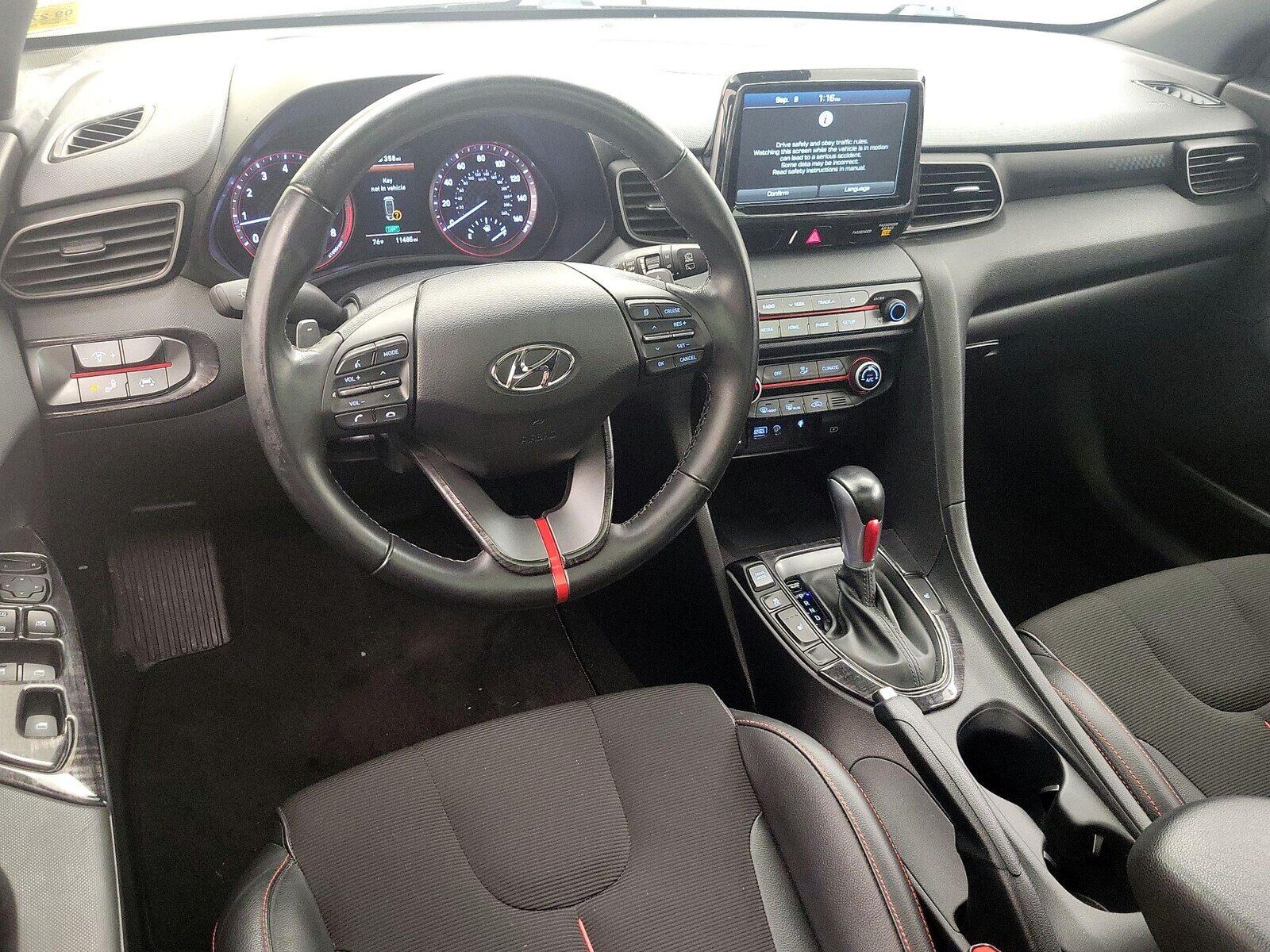 2019 HYUNDAI Veloster