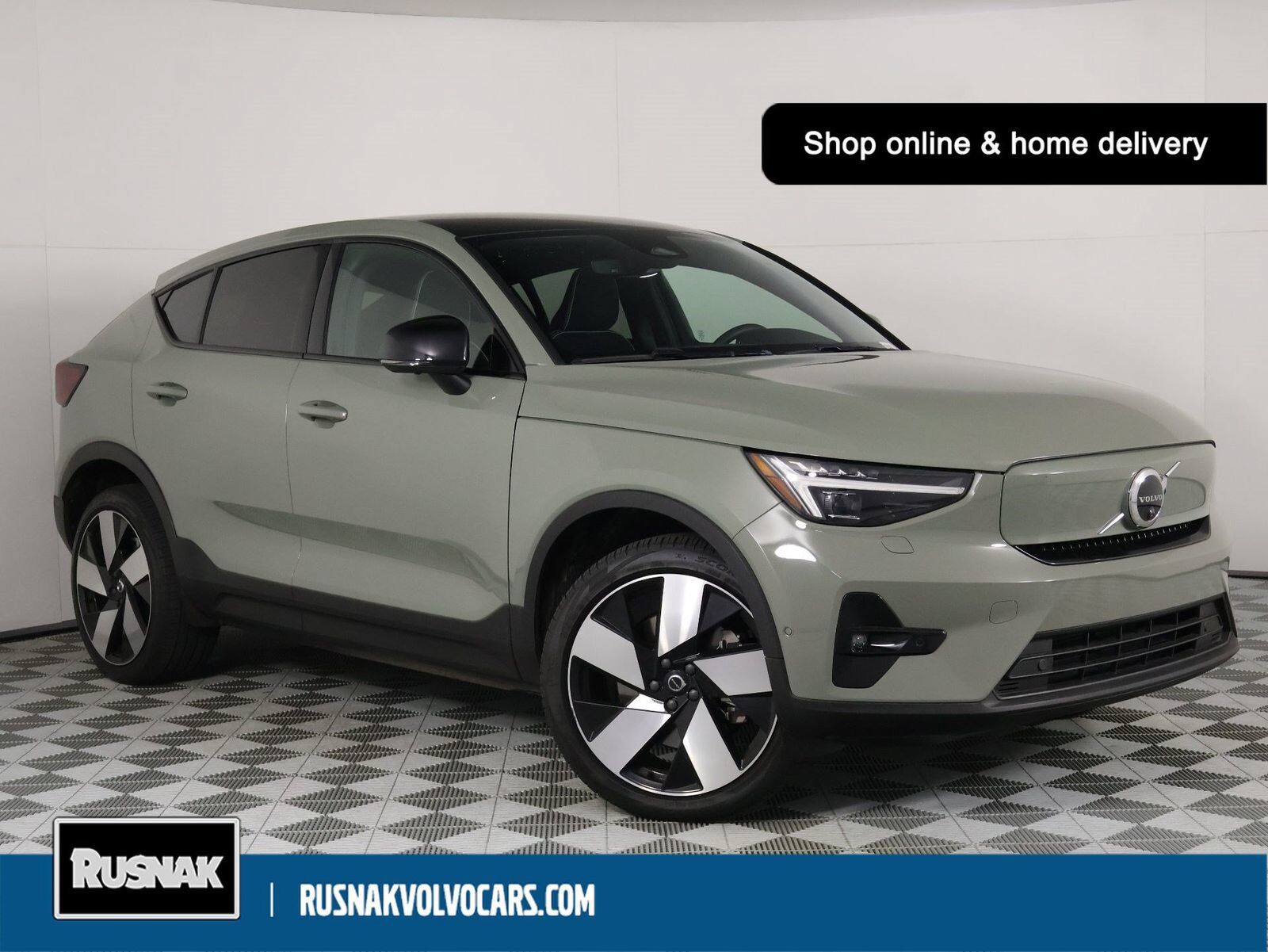 2023 VOLVO C40