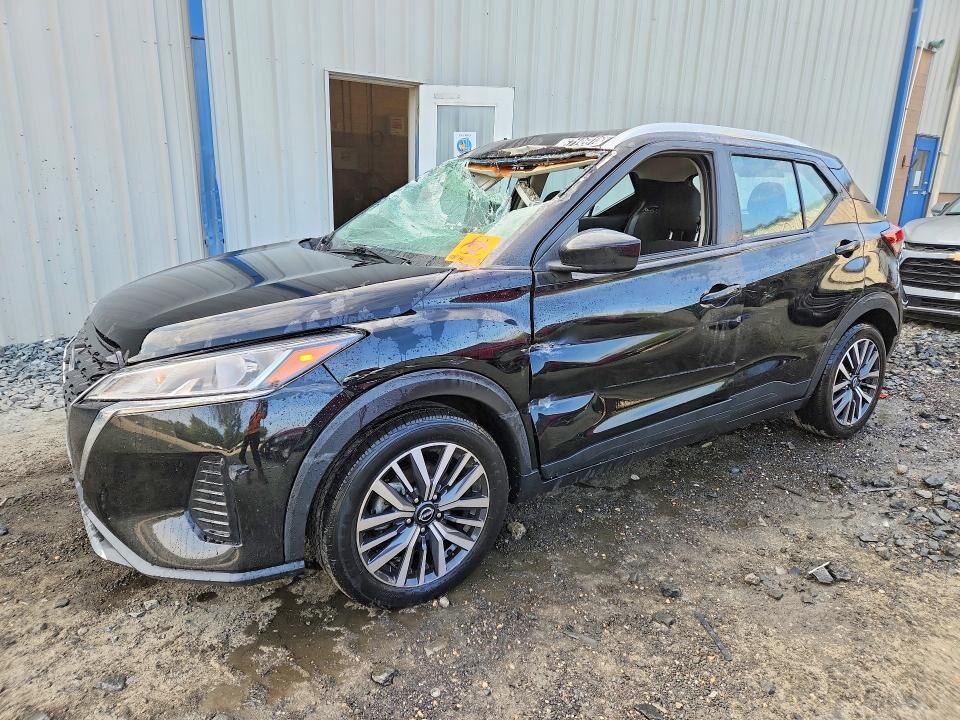 2023 NISSAN Kicks