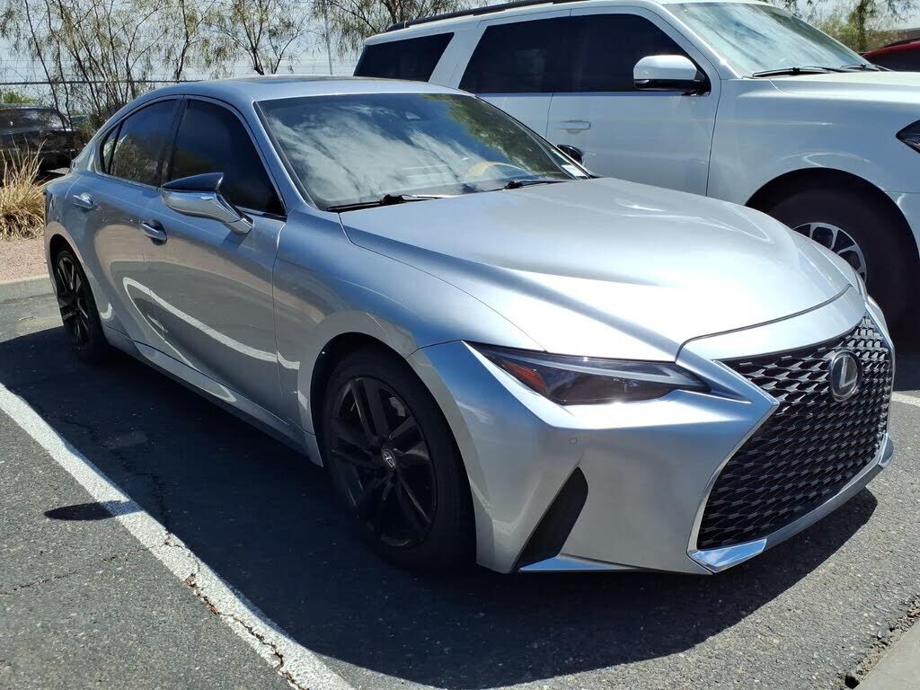 2021 Lexus IS