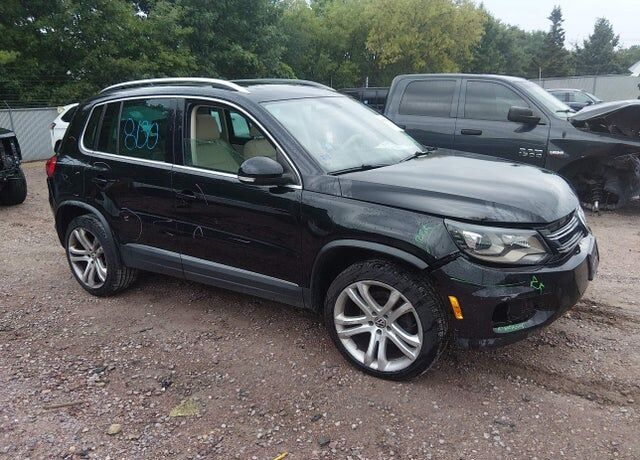 2012 VOLKSWAGEN Tiguan