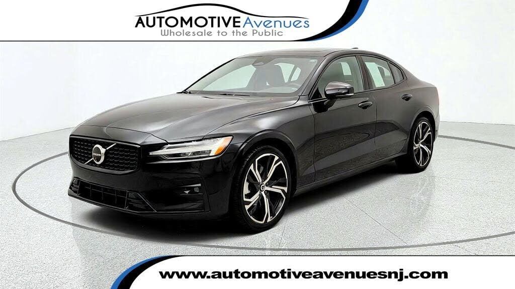 2025 VOLVO S60