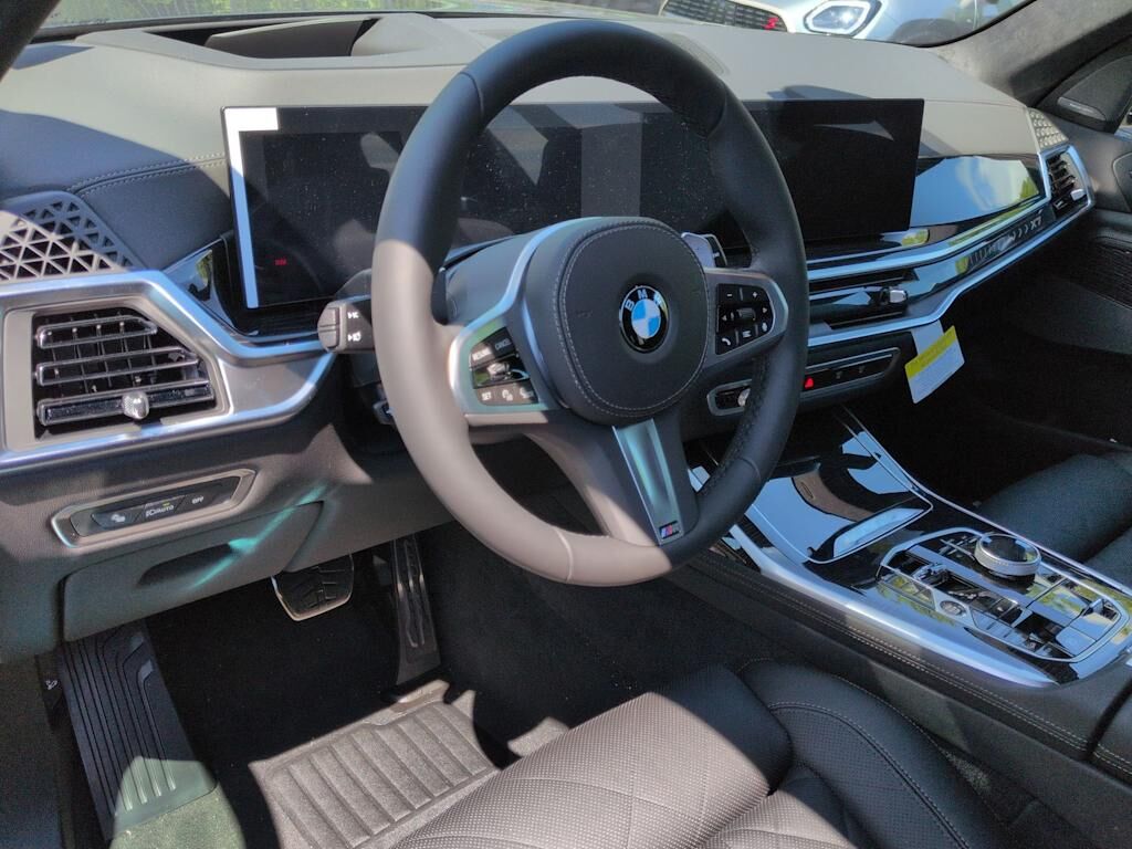 2027 BMW X7