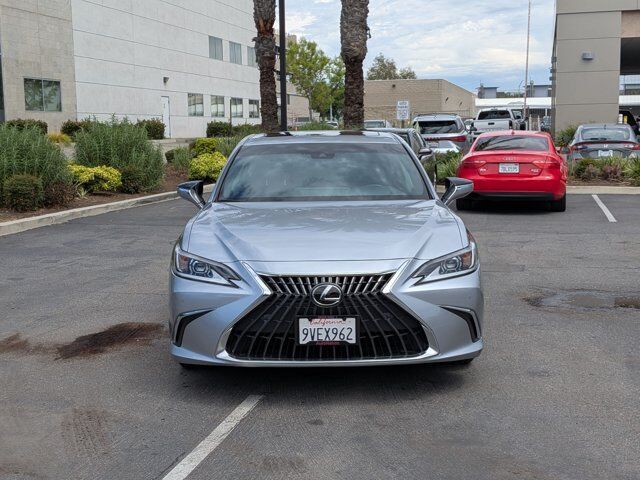 2025 Lexus ES