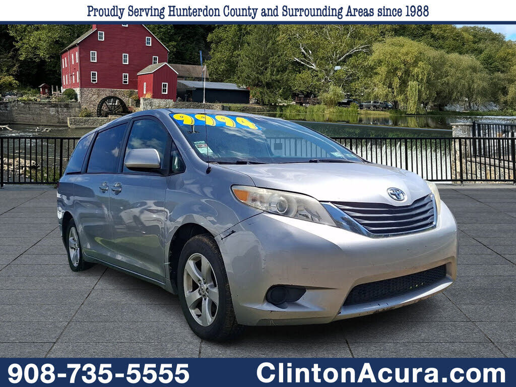 2012 TOYOTA Sienna