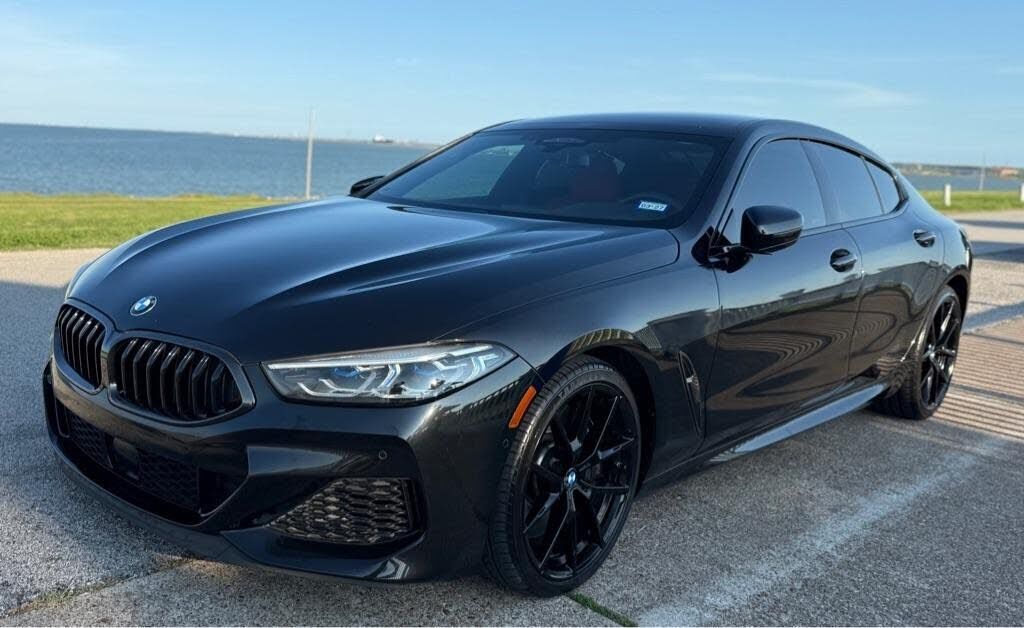 2022 BMW M8