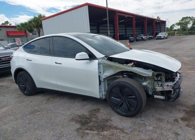 2026 TESLA Model Y
