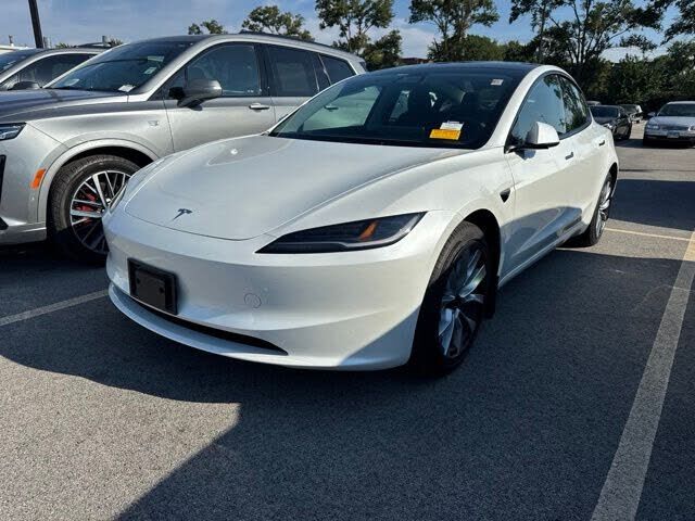 2025 TESLA Model 3