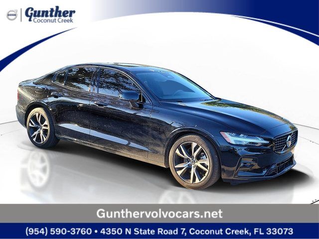 2025 VOLVO S60
