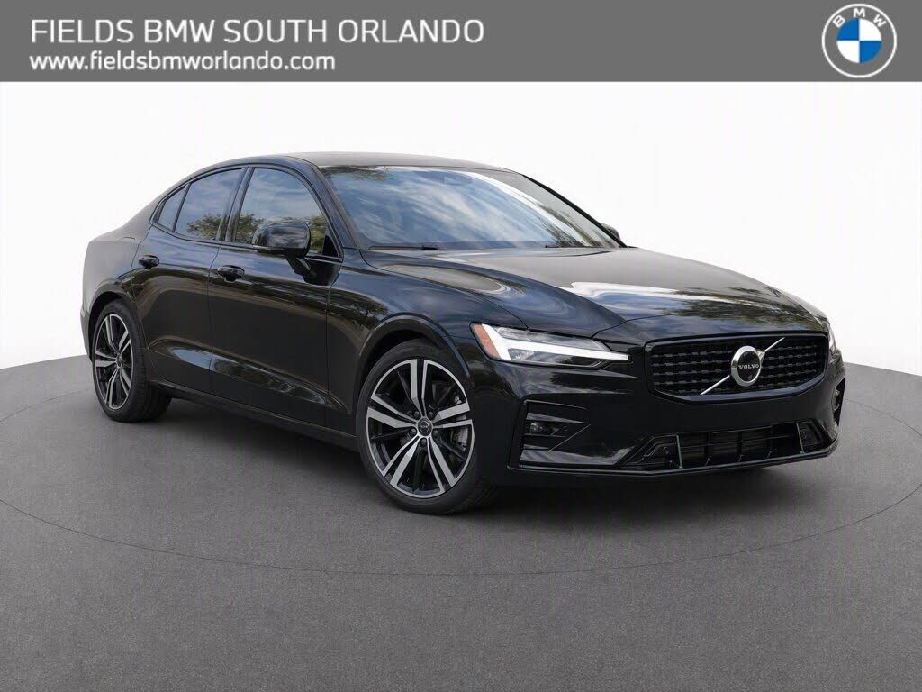 2022 VOLVO S60