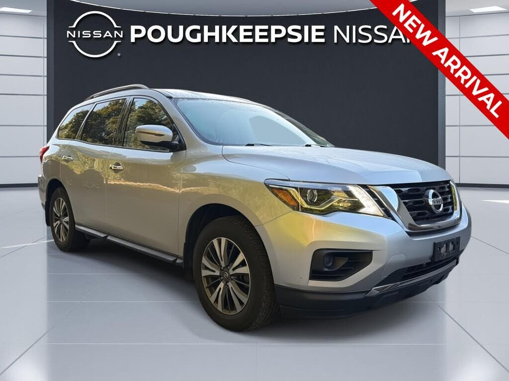 2017 NISSAN Pathfinder