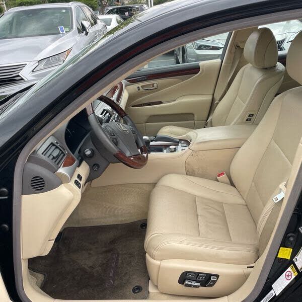 2013 Lexus LS
