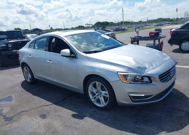 2015 VOLVO S60