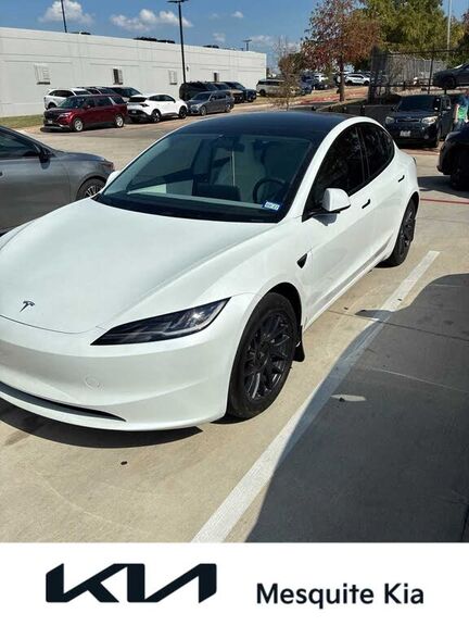 2025 TESLA Model 3
