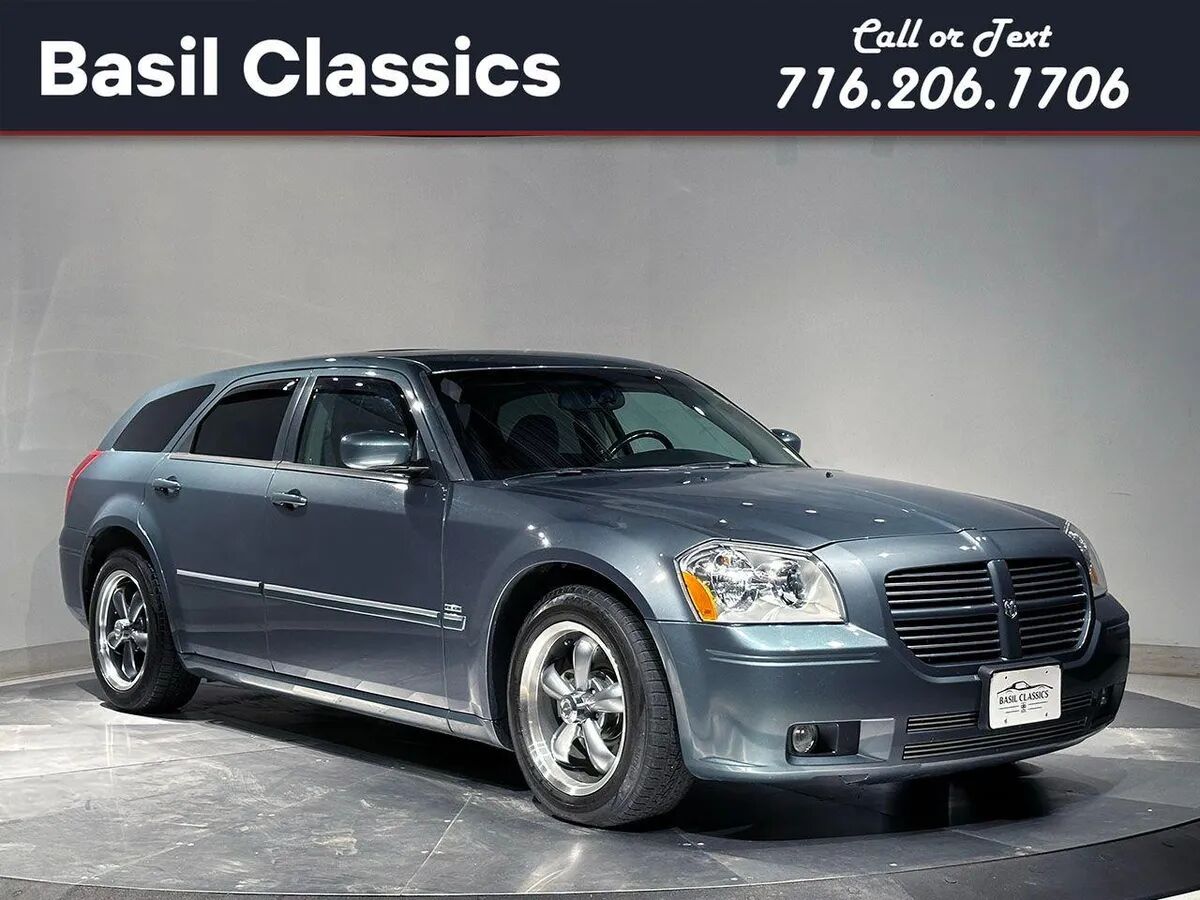 2005 DODGE Magnum