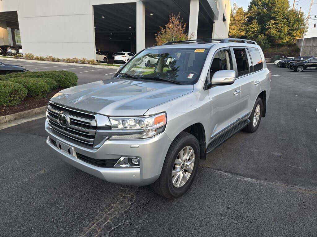 2016 TOYOTA Land Cruiser