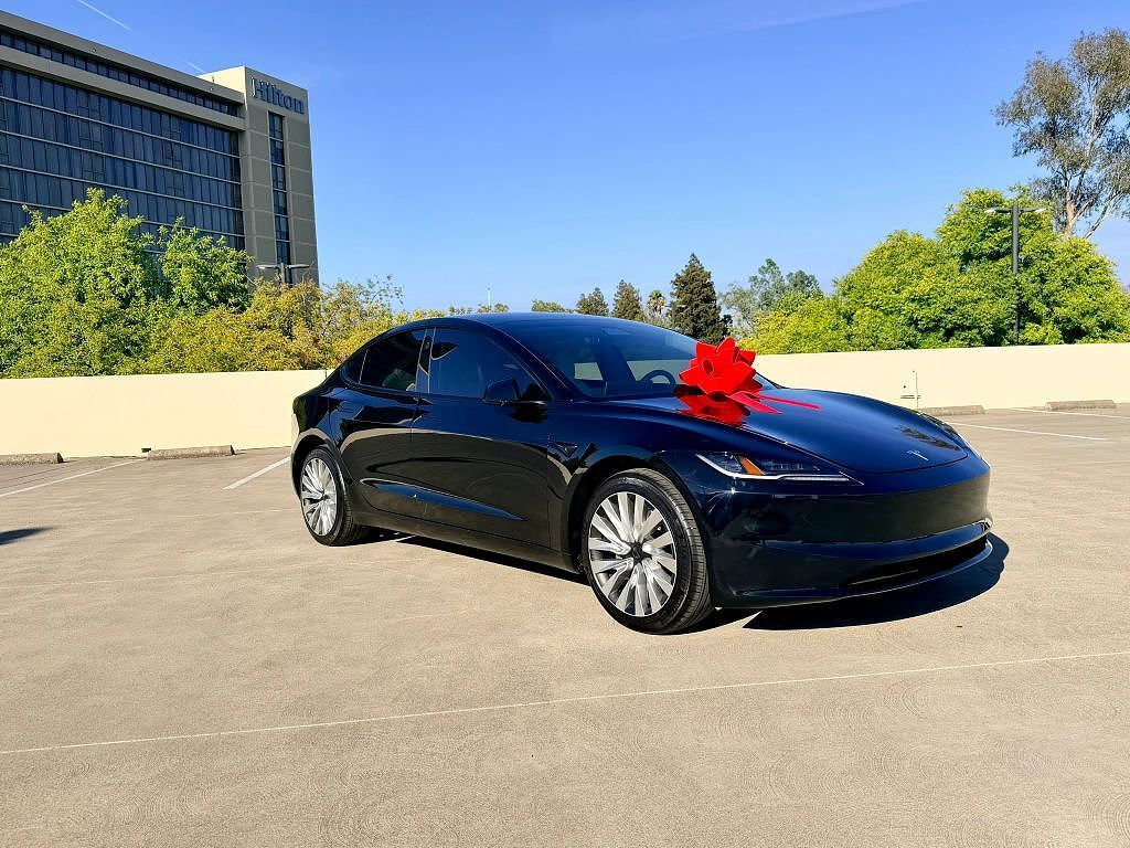 2024 TESLA Model 3