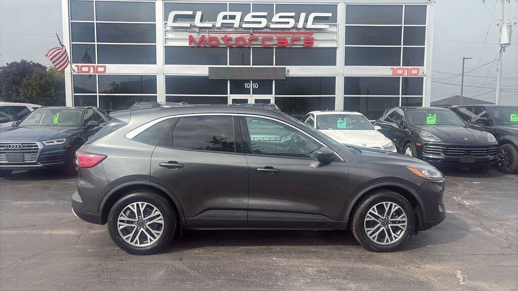 2020 FORD Escape