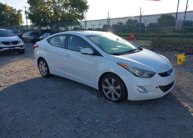 2011 HYUNDAI Elantra