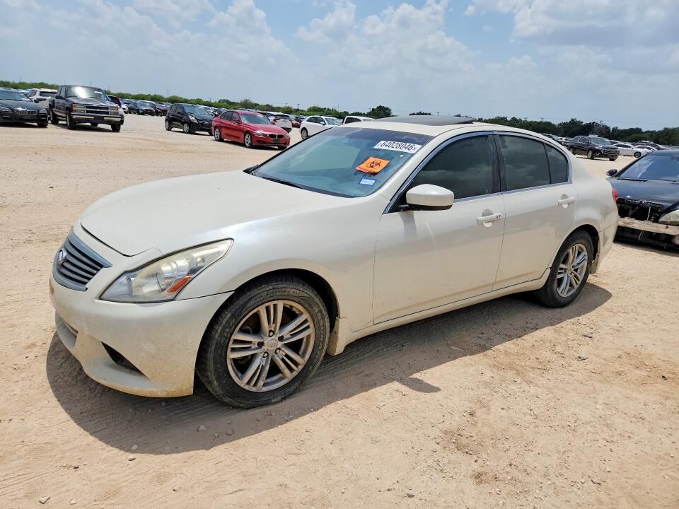 2015 INFINITI Q40