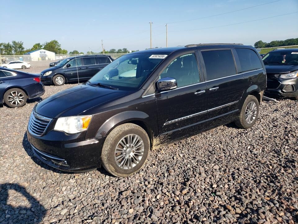 2014 CHRYSLER Town and Country