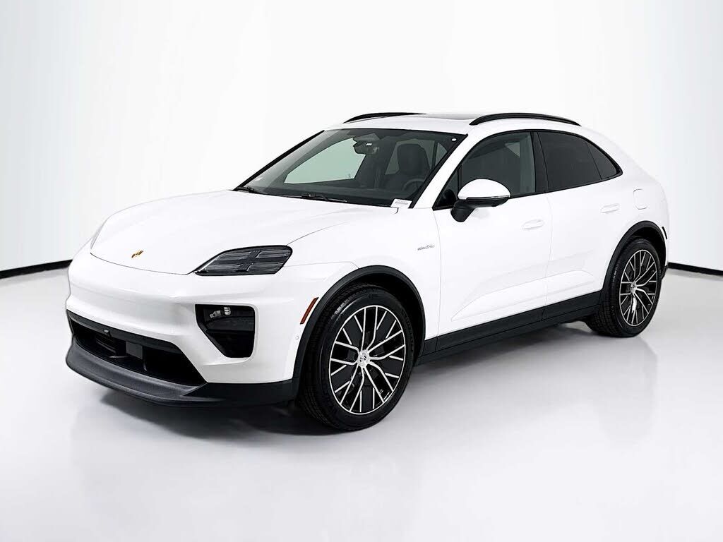 2026 PORSCHE Macan