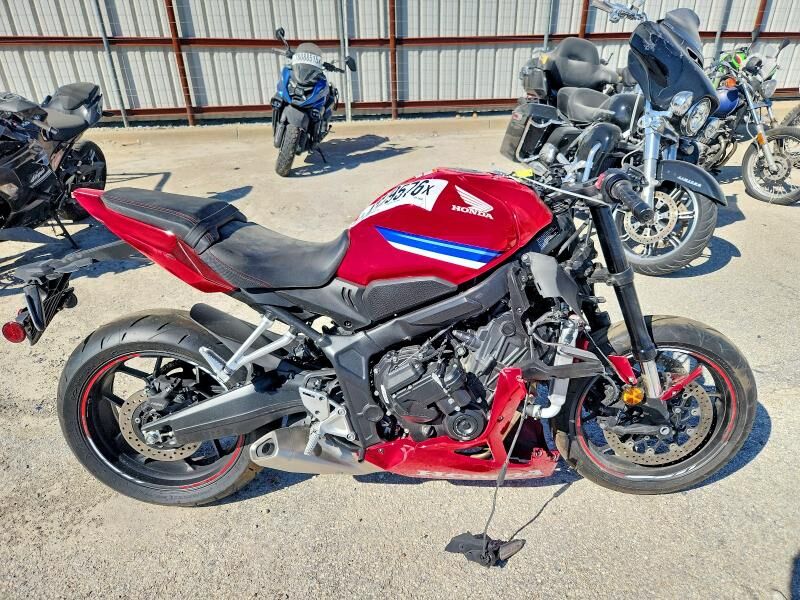 2025 HONDA CB