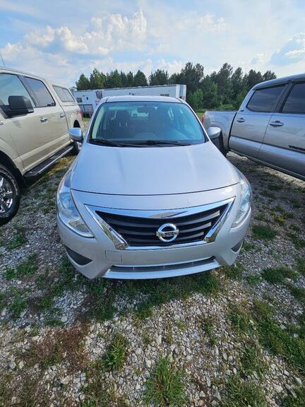 2019 NISSAN Versa