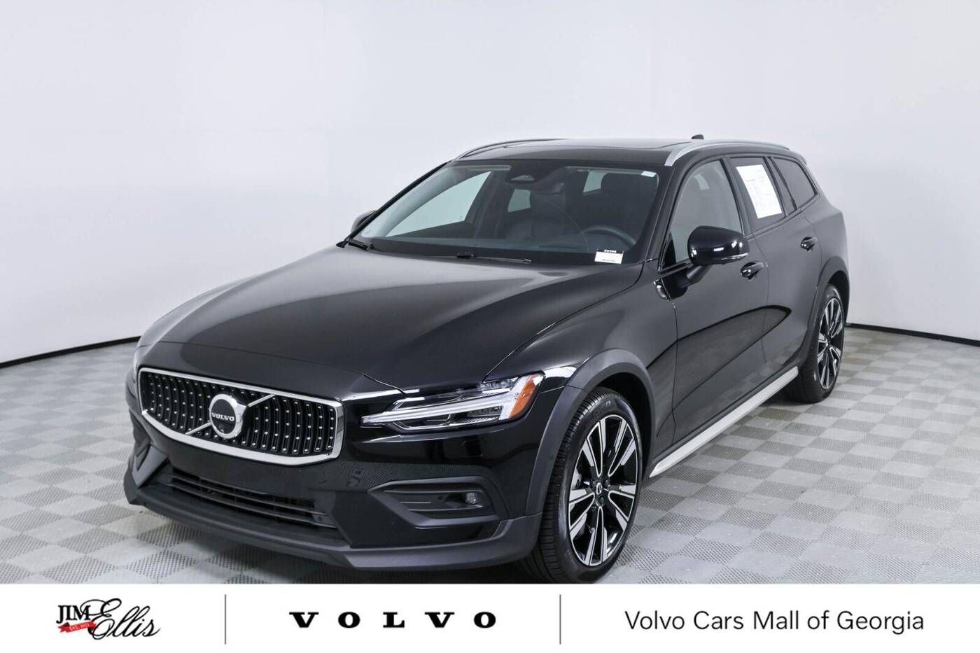 2025 VOLVO V60CC