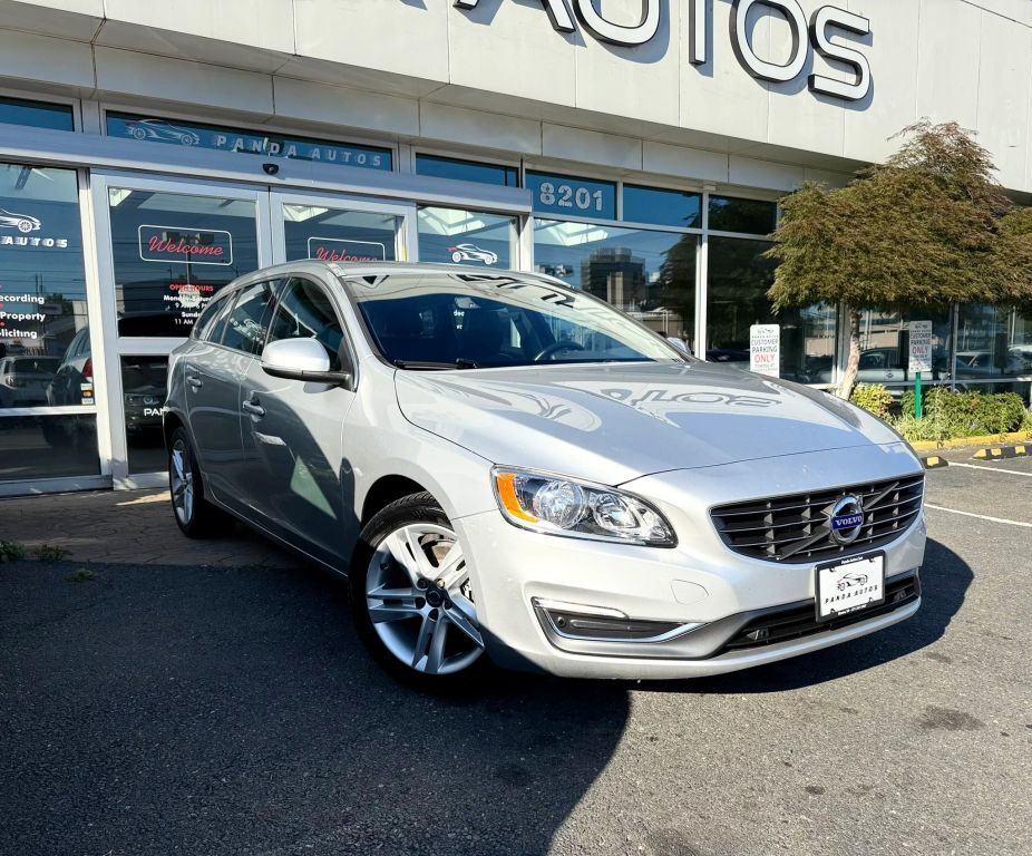 2015 VOLVO V60