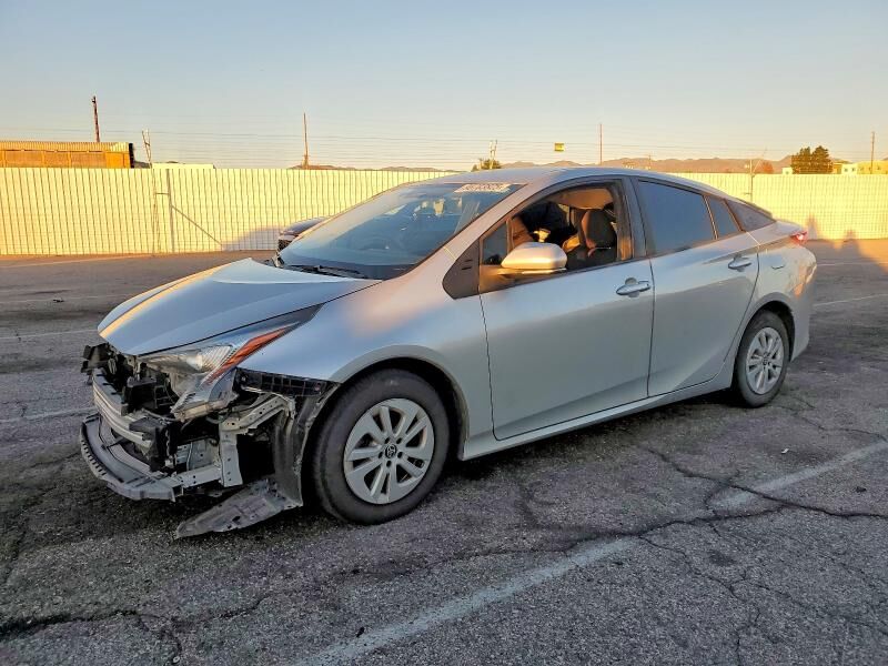 2016 TOYOTA PRIUS