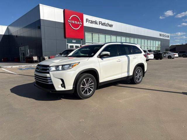 2019 TOYOTA Highlander