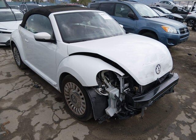 2016 VOLKSWAGEN Beetle