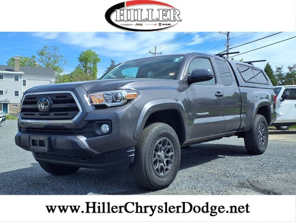 2018 TOYOTA Tacoma