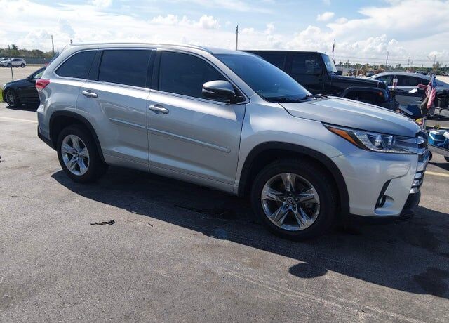 2018 TOYOTA Highlander