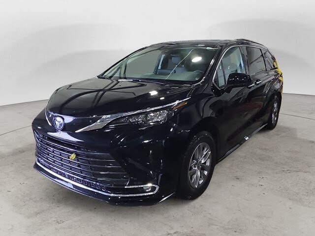 2024 TOYOTA Sienna