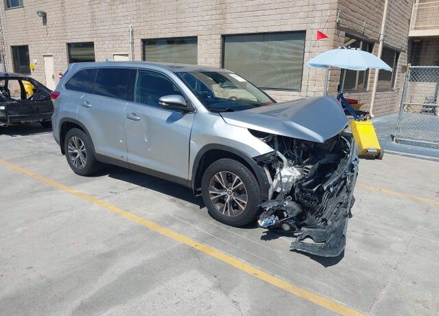 2019 TOYOTA Highlander