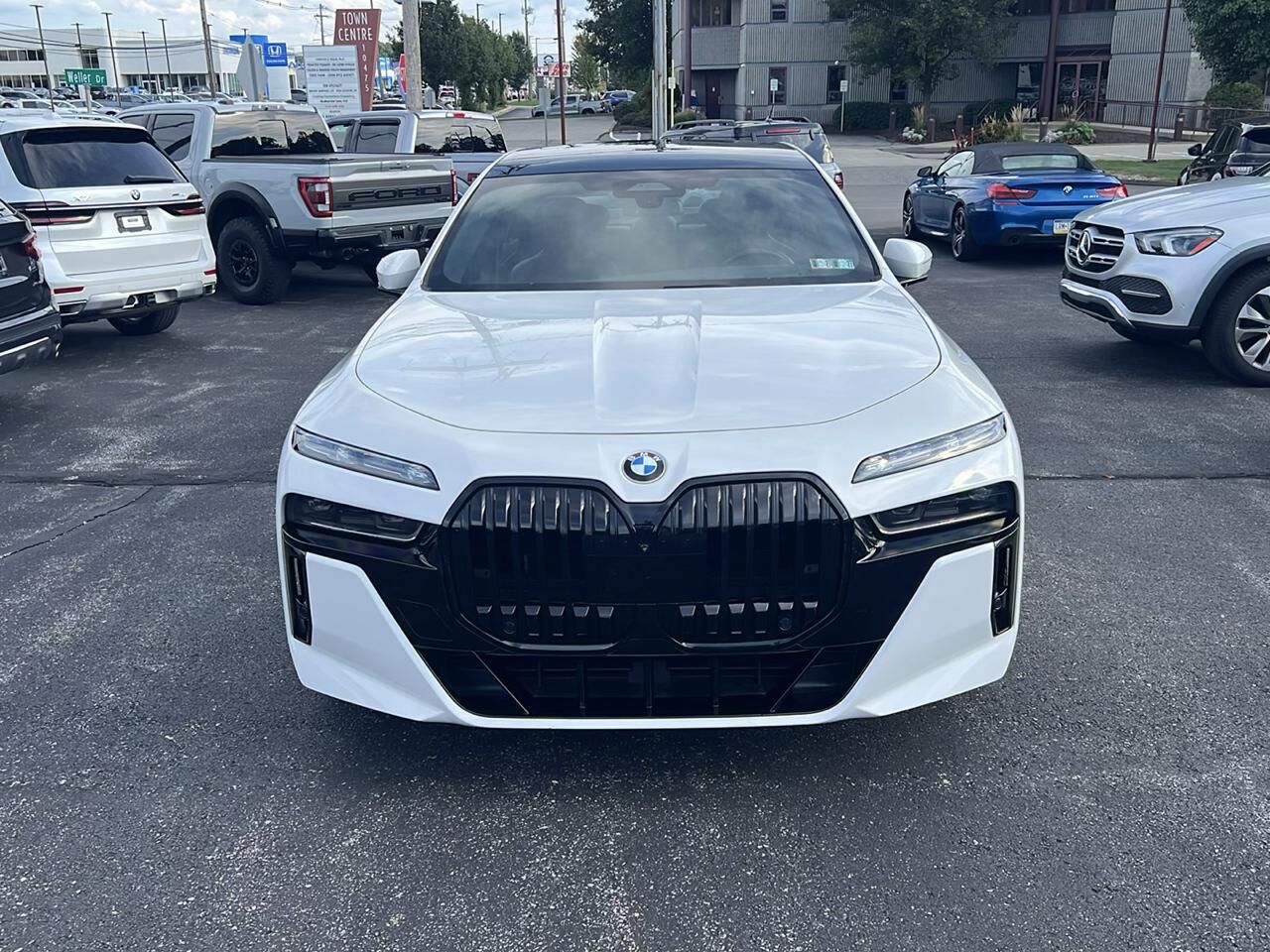 2023 BMW 760i