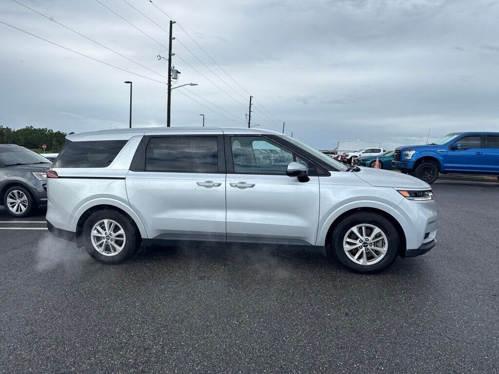 2023 KIA Carnival