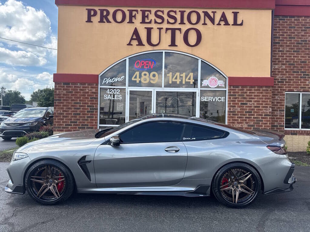 2022 BMW M8