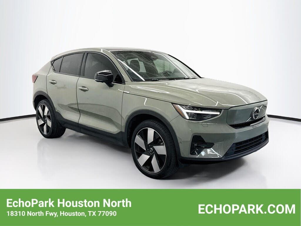 2023 VOLVO C40