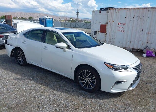 2016 LEXUS ES