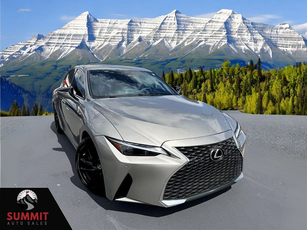 2021 LEXUS IS