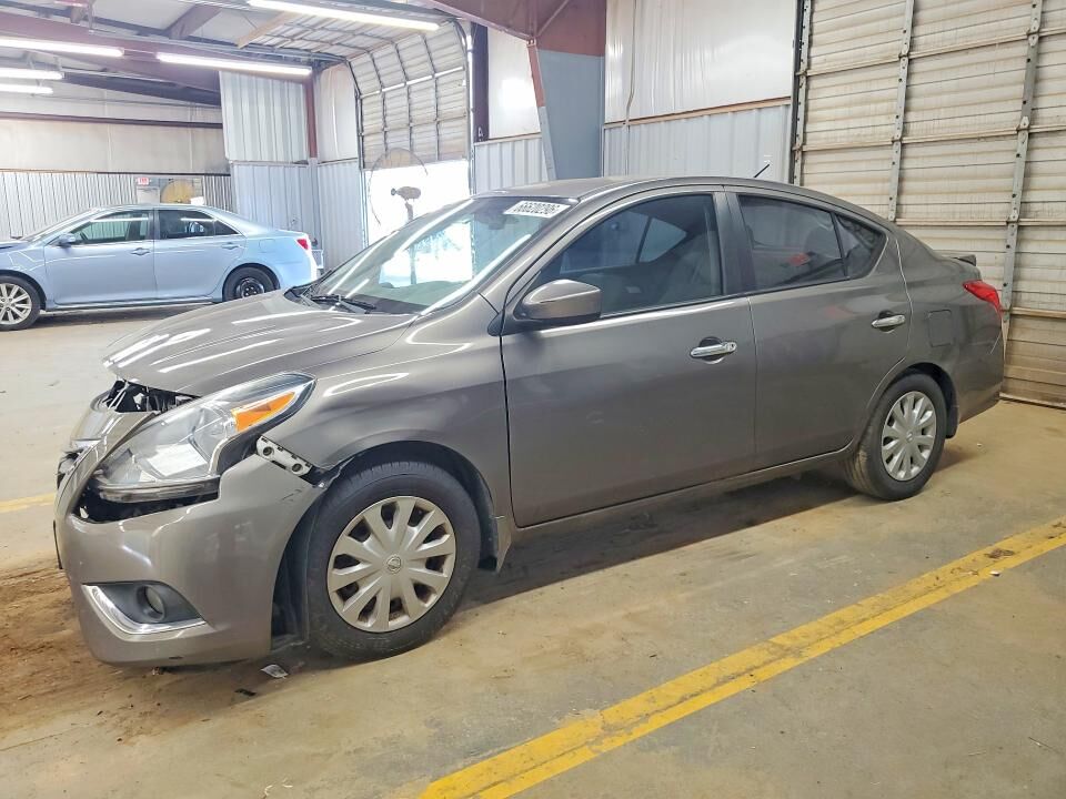 2015 NISSAN Versa