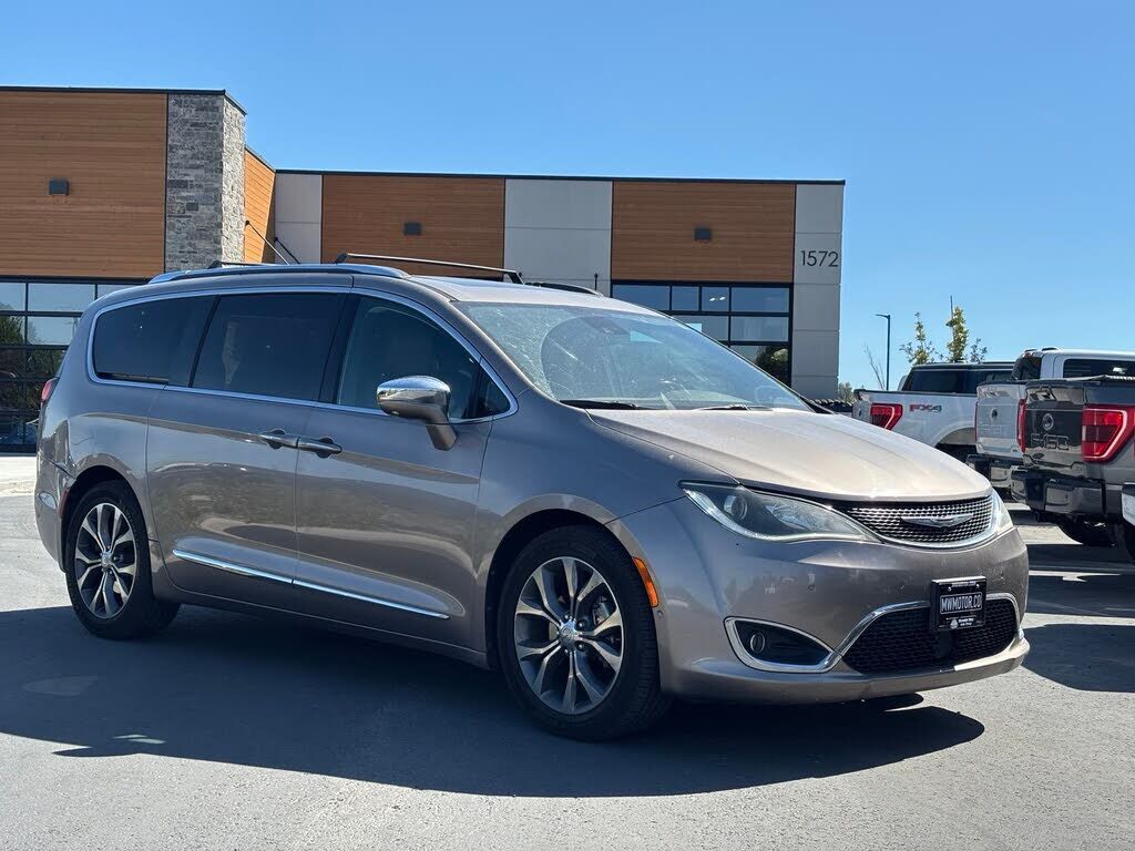 2017 CHRYSLER Pacifica