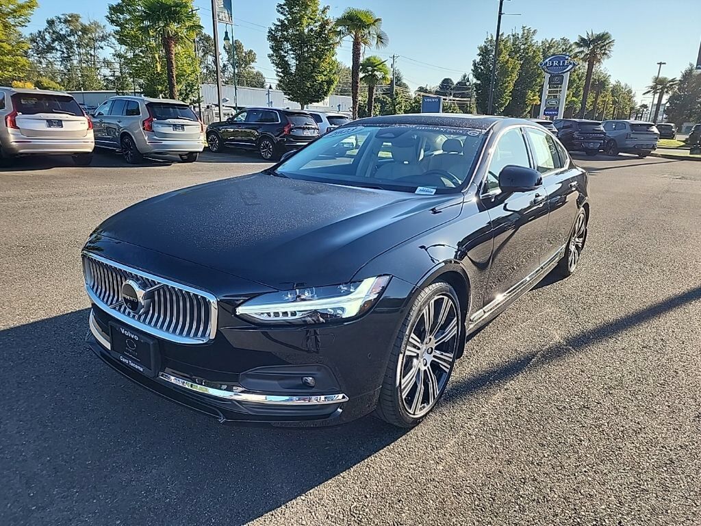 2023 VOLVO S90