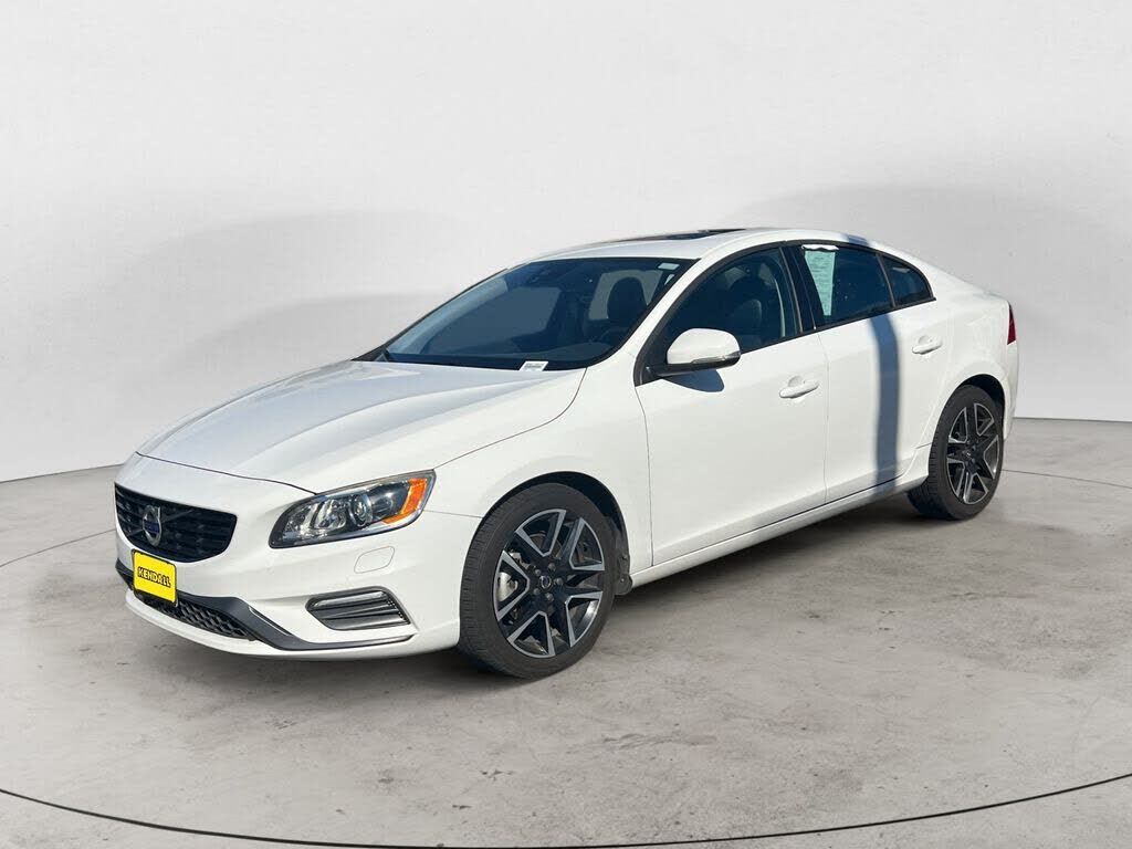 2017 VOLVO S60
